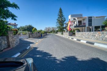 Girne Karşıyaka'da Satılık 3+1 Villa
