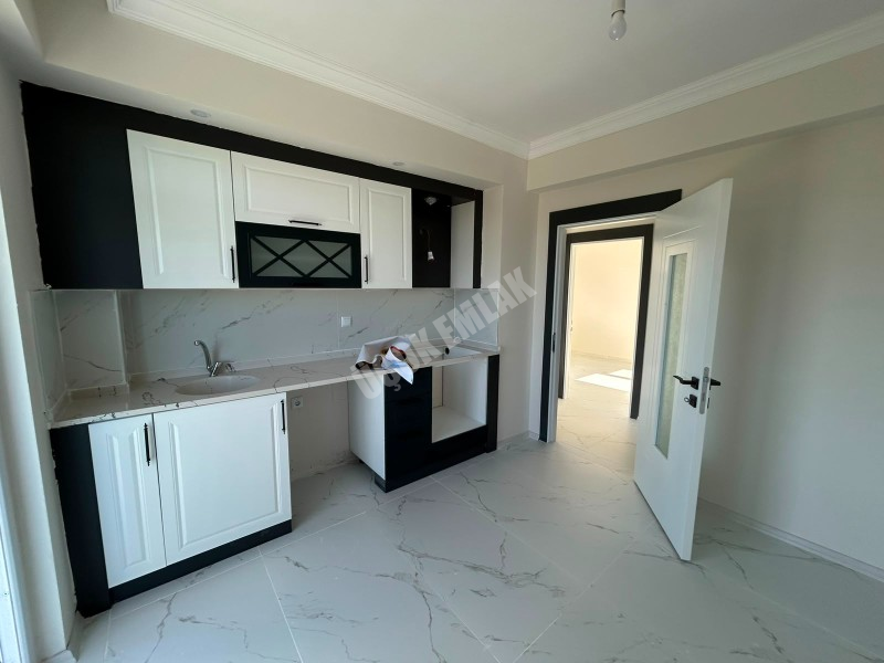 * AFYON ÜÇOK EMLAKTAN MAREŞAL FEVZİ ÇAKMAK MAH 2+1 79M² SIFIR LÜX EBEVEYN BANYOLU SATILIK DAİRE *