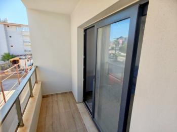 Didim Cumhuriyet Mahallesi’nde Satılık Eşyalı 1+1 Daire | Kat Mülkiyetli, Krediye Uygun, 3 Balkonlu