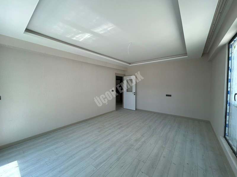 AFYON ÜÇOK EMLAKTAN MAREŞAL F ÇAKMAK MAH SATILIK SIFIR LÜX 3+1 GENİŞ FIRSAT DAİRE