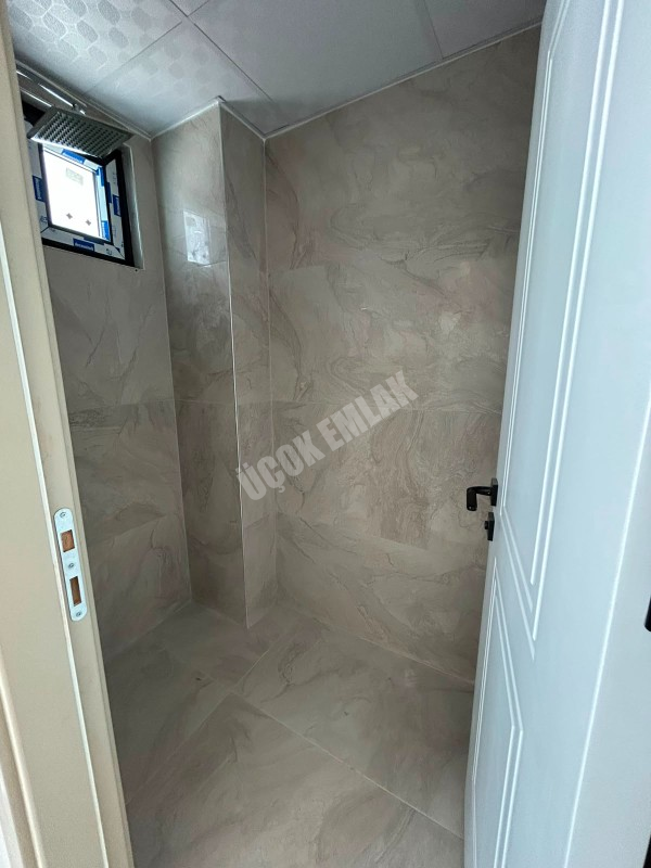 AFYON ÜÇOK EMLAKTAN MAREŞAL F ÇAKMAK MAH SATILIK SIFIR LÜX 3+1 GENİŞ FIRSAT DAİRE