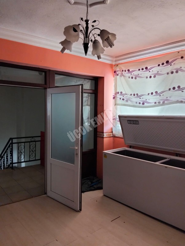 * AFYON ÜÇOK EMLAKTAN KOCATEPE MAH 40M² İŞLEK CADDE ÜZERİ FIRSAT DEVREN KİRALIK KASAP DÜKKANI *