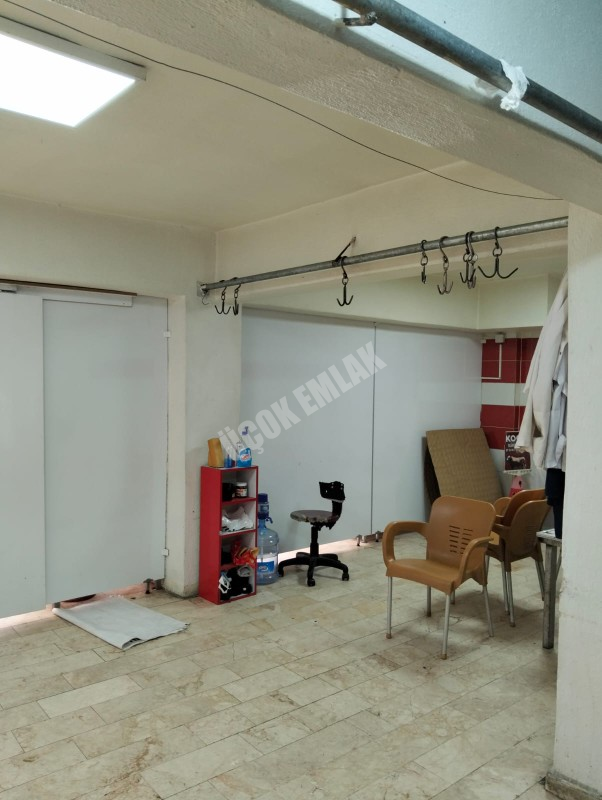 * AFYON ÜÇOK EMLAKTAN KOCATEPE MAH 40M² İŞLEK CADDE ÜZERİ FIRSAT DEVREN KİRALIK KASAP DÜKKANI *