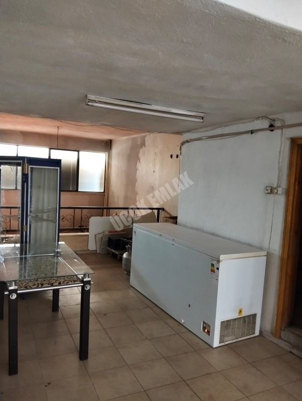 * AFYON ÜÇOK EMLAKTAN KOCATEPE MAH 40M² İŞLEK CADDE ÜZERİ FIRSAT DEVREN KİRALIK KASAP DÜKKANI *
