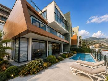 ALANYA TEPE MAHALLESİ / ANTALYA | KISA DÖNEM KİRALIK MÜSTAKİL ÖZEL YÜZME HAVUZLU 5+1 LÜKS VİLLA