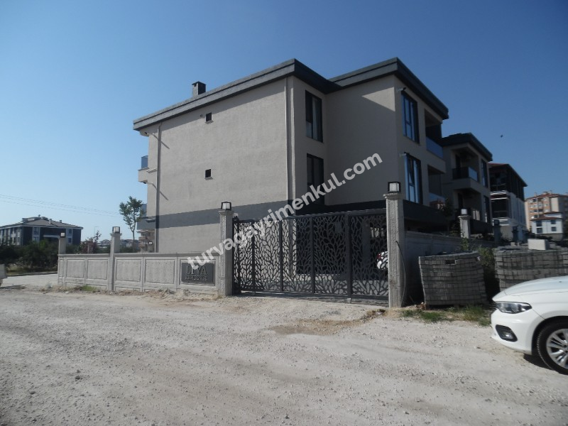 Çorluda Devlet Hastanesi ve Resmi Kurumlar Yakını Kiralık 1+1 Daire 