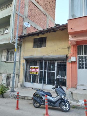 AFYON ÜÇOK EMLAKTAN FAKIPAŞA MAH İŞLEK BÖLGEDE  30M² SATILIK DÜKKAN 