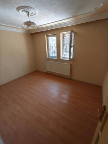 ★ AFYON ÜÇOK EMLAKTAN UYDUKENT OSMANGAZİ MAH 2+1 90M² TEMİZ BAKIMLI KİRALIK DAİRE ★