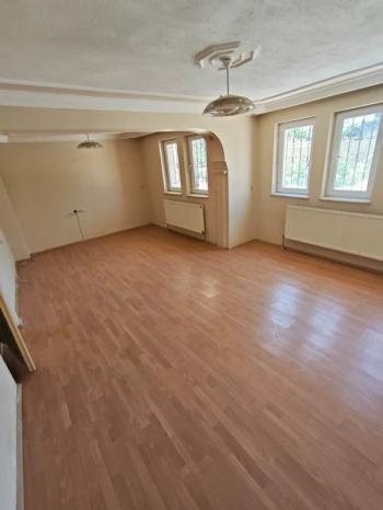 ★ AFYON ÜÇOK EMLAKTAN UYDUKENT OSMANGAZİ MAH 2+1 90M² TEMİZ BAKIMLI KİRALIK DAİRE ★