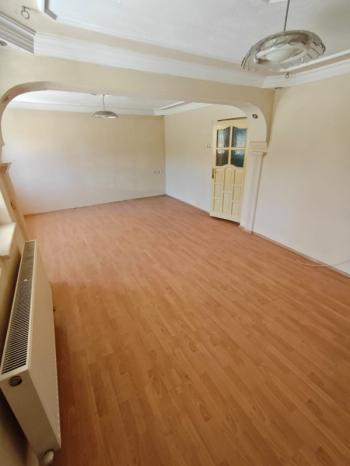 ★ AFYON ÜÇOK EMLAKTAN UYDUKENT OSMANGAZİ MAH 2+1 90M² TEMİZ BAKIMLI KİRALIK DAİRE ★