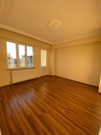 AFYON ÜÇOK EMLAKTAN EŞREFPAŞA MAH 3+1 120M² TEMİZ BAKLIMLI KİRALIK DAİRE 