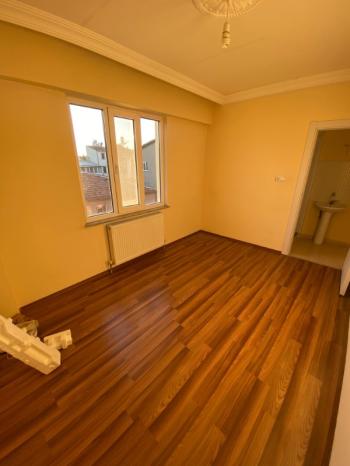 AFYON ÜÇOK EMLAKTAN EŞREFPAŞA MAH 3+1 120M² TEMİZ BAKLIMLI KİRALIK DAİRE 