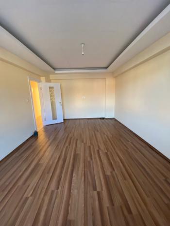 AFYON ÜÇOK EMLAKTAN EŞREFPAŞA MAH 3+1 120M² TEMİZ BAKLIMLI KİRALIK DAİRE 