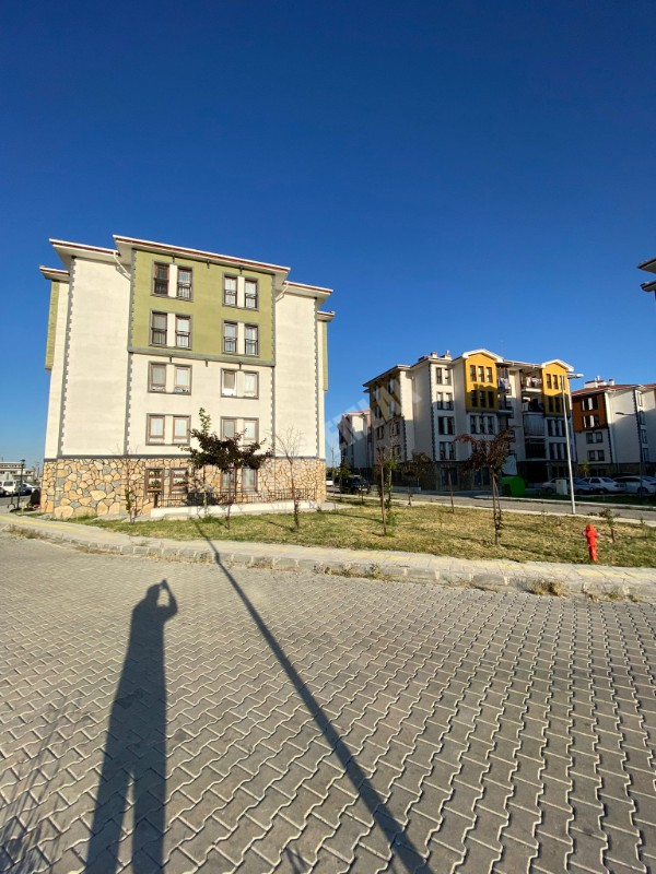 * AFYON ÜÇOK EMLAKTAN BATTAL GAZİ MAH TOKİ 2+1 90M² SATILIK DAİRE * 