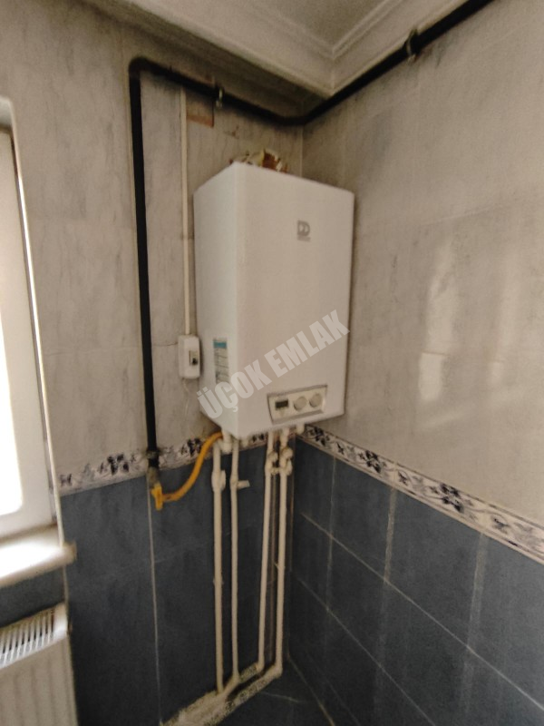 ★ AFYON ÜÇOK EMLAKTAN UYDUKENT OSMANGAZİ MAH 2+1 90M² TEMİZ BAKIMLI KİRALIK DAİRE ★
