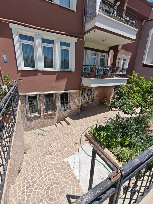 ★ AFYON ÜÇOK EMLAKTAN UYDUKENT OSMANGAZİ MAH 2+1 90M² TEMİZ BAKIMLI KİRALIK DAİRE ★