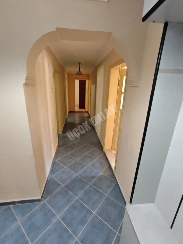 ★ AFYON ÜÇOK EMLAKTAN UYDUKENT OSMANGAZİ MAH 2+1 90M² TEMİZ BAKIMLI KİRALIK DAİRE ★