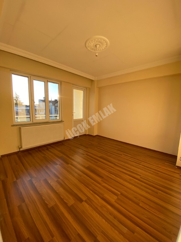 AFYON ÜÇOK EMLAKTAN EŞREFPAŞA MAH 3+1 120M² TEMİZ BAKLIMLI KİRALIK DAİRE 