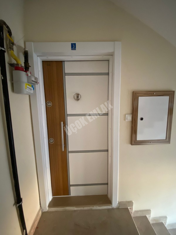 AFYON ÜÇOK EMLAKTAN EŞREFPAŞA MAH 3+1 120M² TEMİZ BAKLIMLI KİRALIK DAİRE 