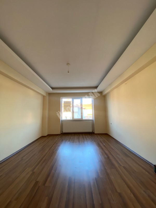 AFYON ÜÇOK EMLAKTAN EŞREFPAŞA MAH 3+1 120M² TEMİZ BAKLIMLI KİRALIK DAİRE 