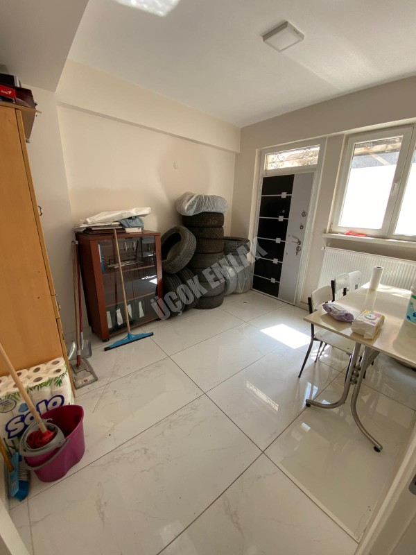 AFYON ÜÇOK EMLAKTAN MECİDİYE MAH 300M² CADDE ÜZERİNDE İŞLEK DÜKKAN 