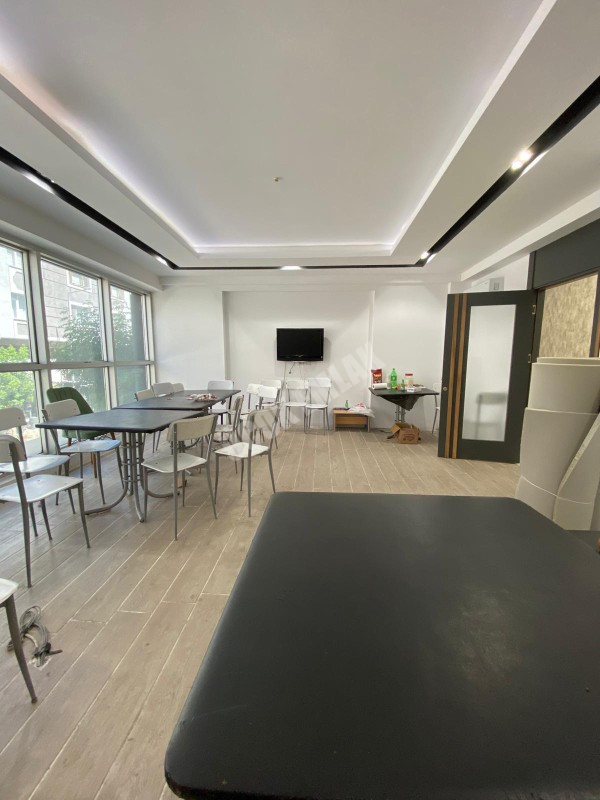 AFYON ÜÇOK EMLAKTAN MECİDİYE MAH 300M² CADDE ÜZERİNDE İŞLEK DÜKKAN 
