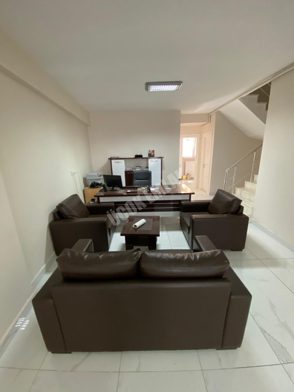 AFYON ÜÇOK EMLAKTAN MECİDİYE MAH 300M² CADDE ÜZERİNDE İŞLEK DÜKKAN 