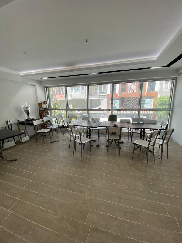 AFYON ÜÇOK EMLAKTAN MECİDİYE MAH 300M² CADDE ÜZERİNDE İŞLEK DÜKKAN 