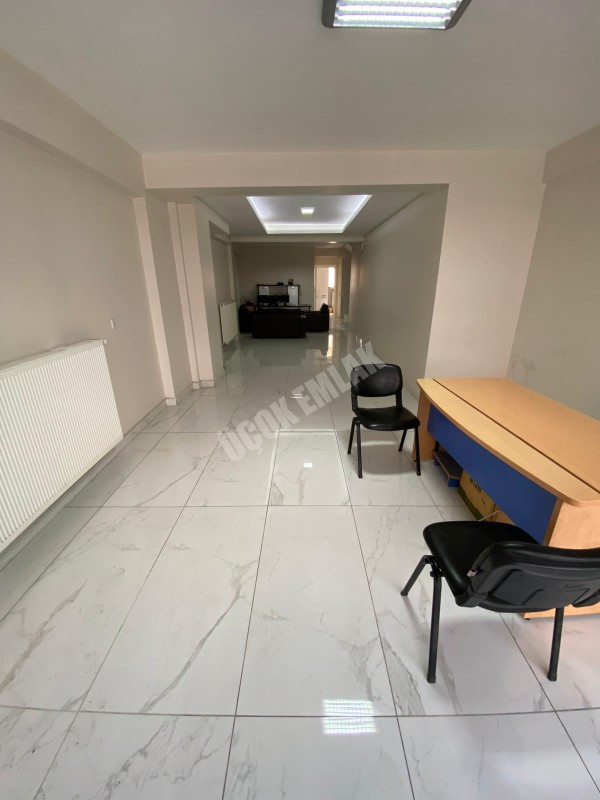 AFYON ÜÇOK EMLAKTAN MECİDİYE MAH 300M² CADDE ÜZERİNDE İŞLEK DÜKKAN 