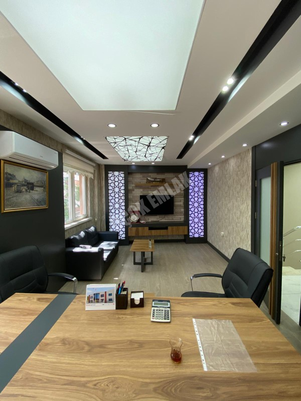AFYON ÜÇOK EMLAKTAN MECİDİYE MAH 300M² CADDE ÜZERİNDE İŞLEK DÜKKAN 