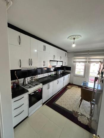 GÜVENAY -  ÇORUM GÜLABİBEY MAH. ATA CADDESİ ÜZERİ 3+1 SATILIK DAİRE