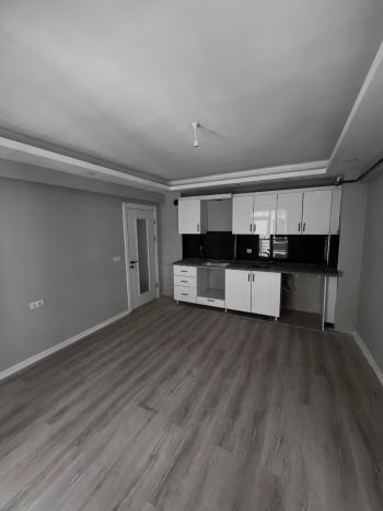 ÜNİVERSİTE BÖLGESİNDE SIFIR KİRALIK 1+1 DAİRE