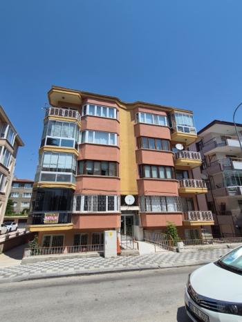 AFYON ÜÇOK EMLAKTAN DUMLUPINAR MAH 4+1 150M² TEMİZ BAKIMLI SATILIK DAİRE 