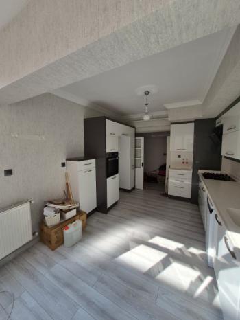 AFYON ÜÇOK EMLAKTAN DUMLUPINAR MAH 4+1 150M² TEMİZ BAKIMLI SATILIK DAİRE 