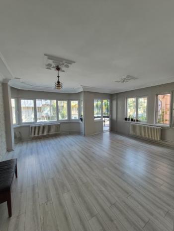 AFYON ÜÇOK EMLAKTAN DUMLUPINAR MAH 4+1 150M² TEMİZ BAKIMLI SATILIK DAİRE 