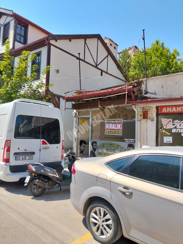 ✶ AFYON ÜÇOK EMLAKTAN YUNUS EMRE MAH 40M² CADDE ÜZERİNDE İŞLEK KİRALIK DÜKKAN ✶
