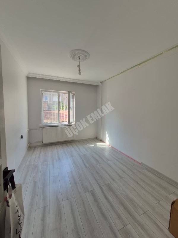 AFYON ÜÇOK EMLAKTAN DUMLUPINAR MAH 4+1 150M² TEMİZ BAKIMLI SATILIK DAİRE 