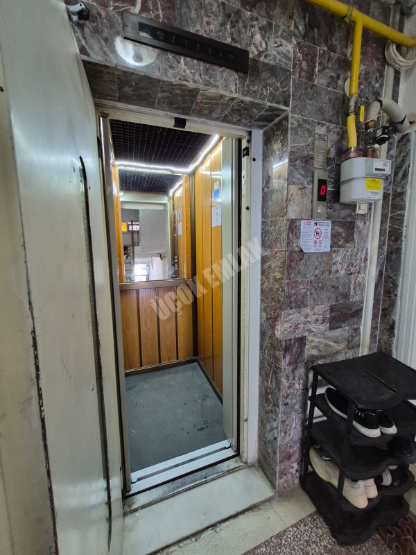 AFYON ÜÇOK EMLAKTAN DUMLUPINAR MAH 4+1 150M² TEMİZ BAKIMLI SATILIK DAİRE 