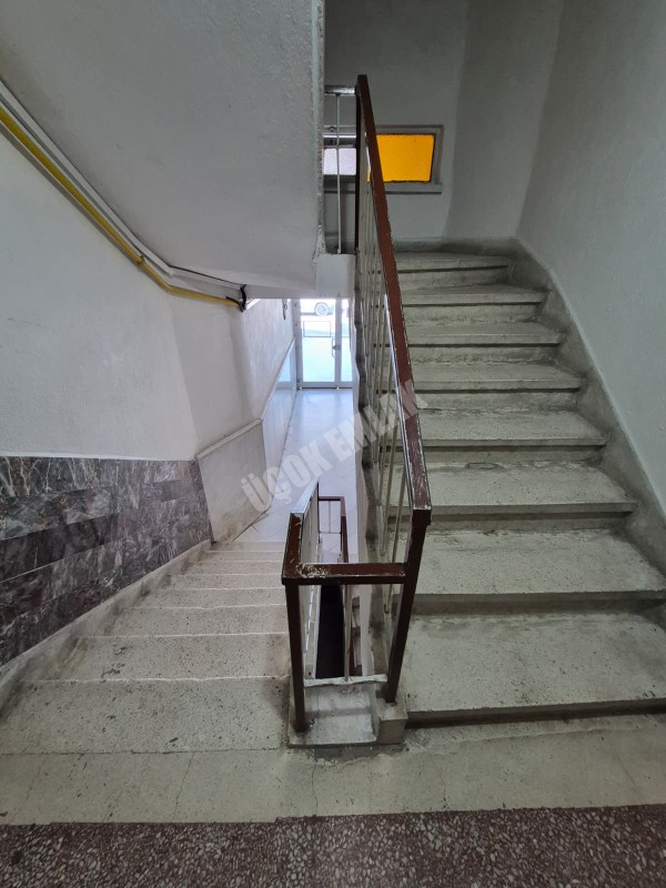 AFYON ÜÇOK EMLAKTAN DUMLUPINAR MAH 4+1 150M² TEMİZ BAKIMLI SATILIK DAİRE 