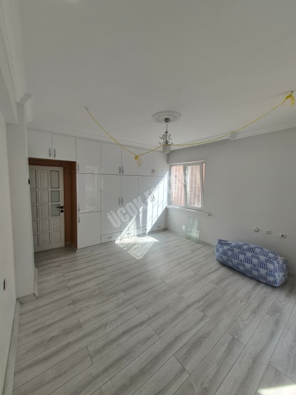 AFYON ÜÇOK EMLAKTAN DUMLUPINAR MAH 4+1 150M² TEMİZ BAKIMLI SATILIK DAİRE 