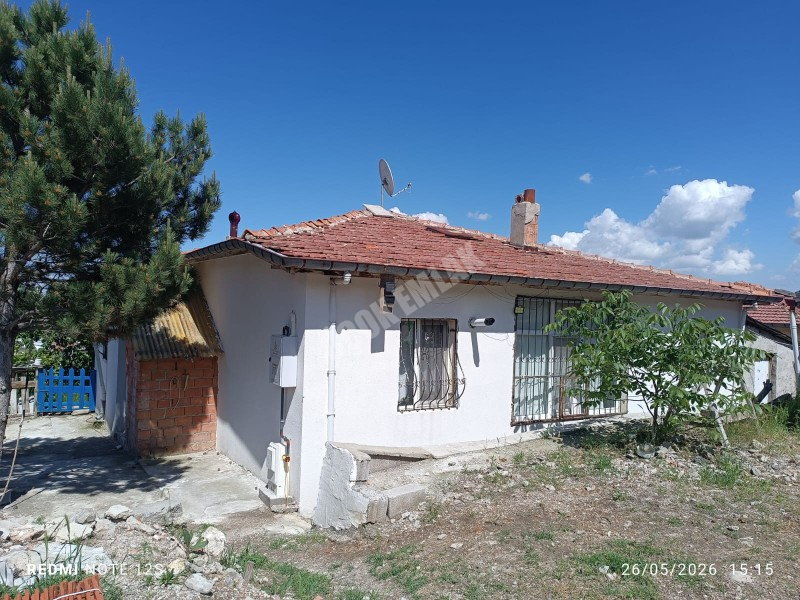 ★ AFYON ÜÇOK EMLAKTAN SALAR KASABASINDA 2+1 90m² SATILIK DOĞALGAZLI MÜSTAKİL EV ★
