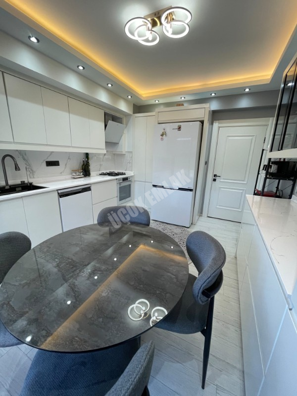 AFYON ÜÇOK EMLAKTAN BEYAZIT MAH 3+1 115M² TEMİZ BAKIMLI GENİŞ SATILIK VİLLA 