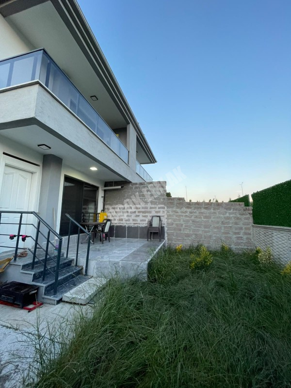 AFYON ÜÇOK EMLAKTAN BEYAZIT MAH 3+1 115M² TEMİZ BAKIMLI GENİŞ SATILIK VİLLA 