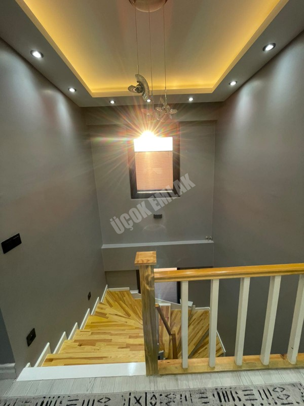 AFYON ÜÇOK EMLAKTAN BEYAZIT MAH 3+1 115M² TEMİZ BAKIMLI GENİŞ SATILIK VİLLA 