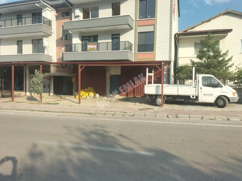 * AFYON ÜÇOK EMLAKTAN ATAKÖY MAH 150M² İŞLEK CADDE ÜZERİ KİRALIK DÜKKAN *