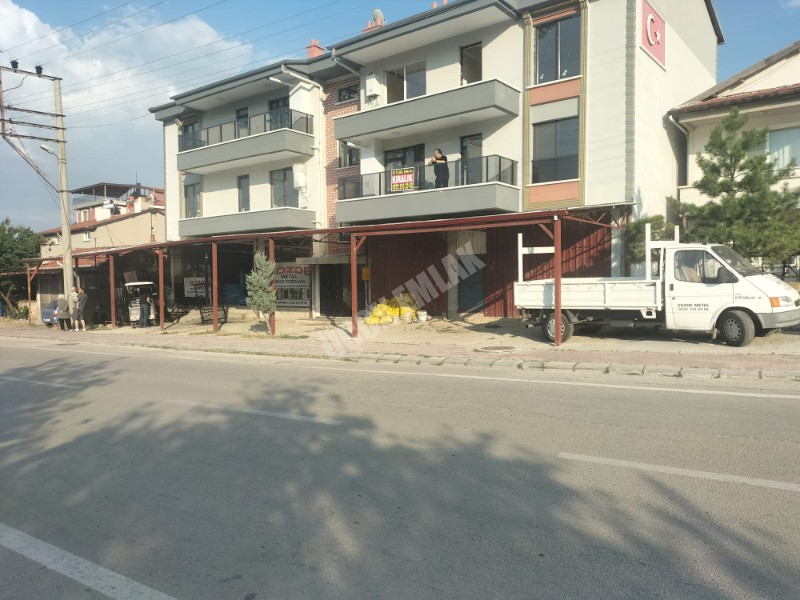* AFYON ÜÇOK EMLAKTAN ATAKÖY MAH 150M² İŞLEK CADDE ÜZERİ KİRALIK DÜKKAN *