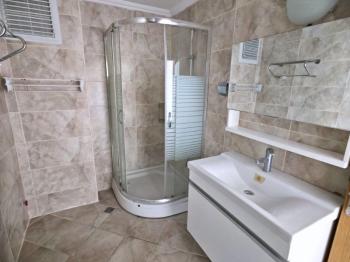 Didim Altınkum’da Denize Yakın Satılık 1+1 Daire | Triton Apartmanı - Bulvar Cepheli