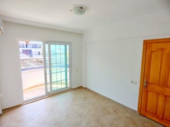 Didim Altınkum’da Denize Yakın Satılık 1+1 Daire | Triton Apartmanı - Bulvar Cepheli