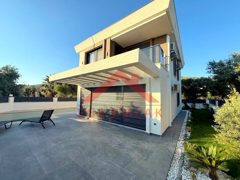 Didim Akbükde Satılık 3+1 Eşyalı Villa