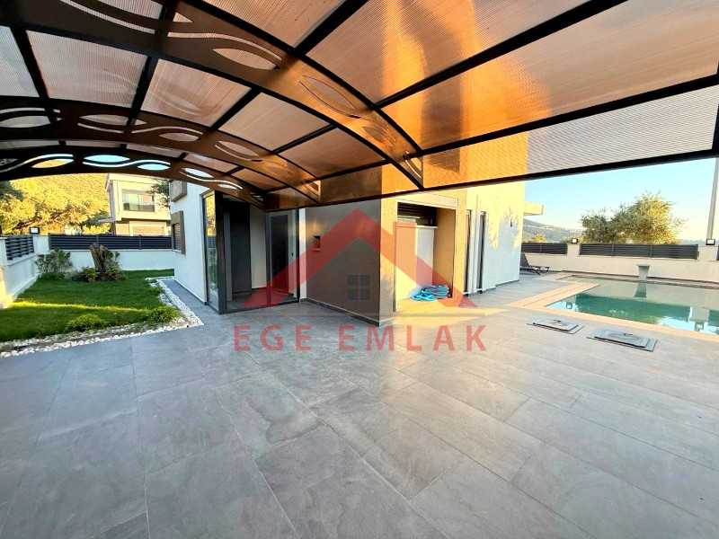 Didim Akbükde Satılık 3+1 Eşyalı Villa